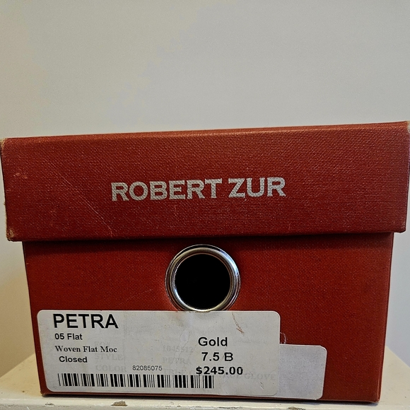 Robert Zur Women's Gold Loafers - Picture 2 of 4